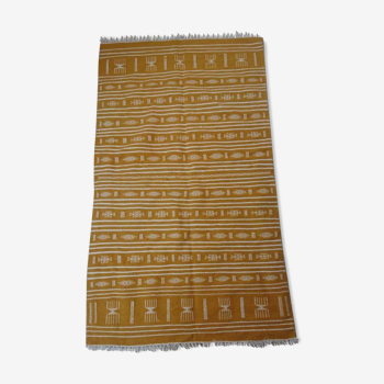 Kilim berbère jaune et blanc en pure laine 122x215cm