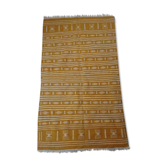 Kilim berbère jaune et blanc en pure laine 122x215cm