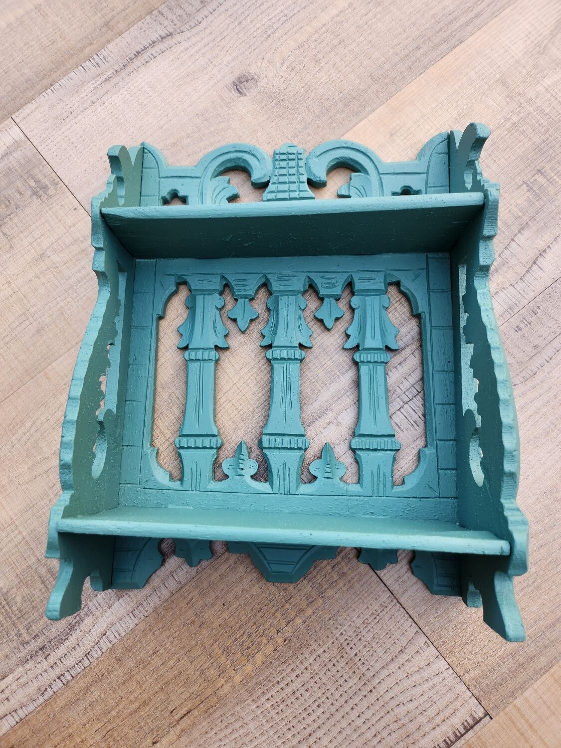 Wooden shelf 33x25cm