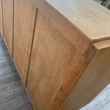 Sideboard with compass feet