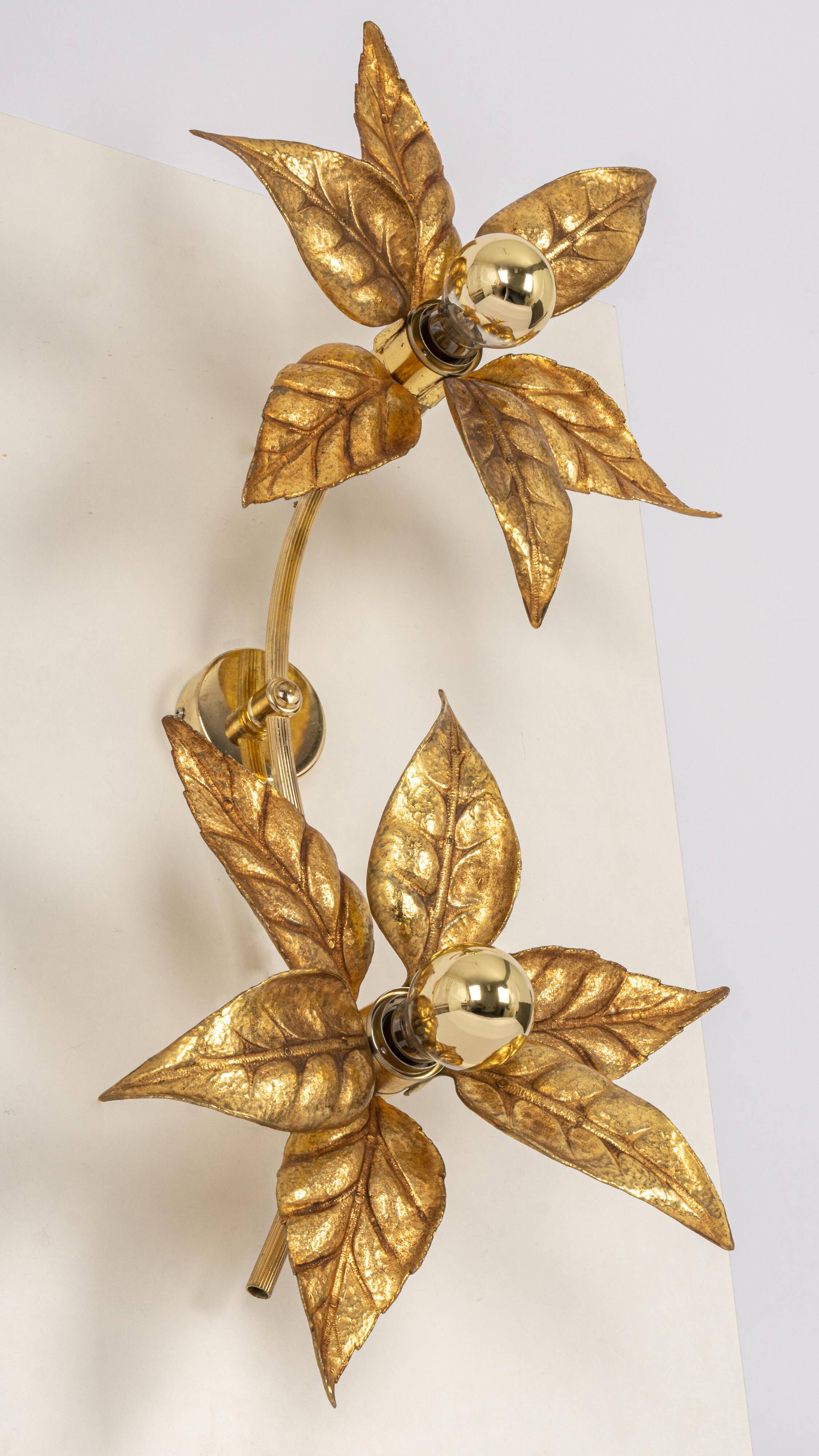 Large double flower wall sconces in brass, Willy Daro style, 1970s.