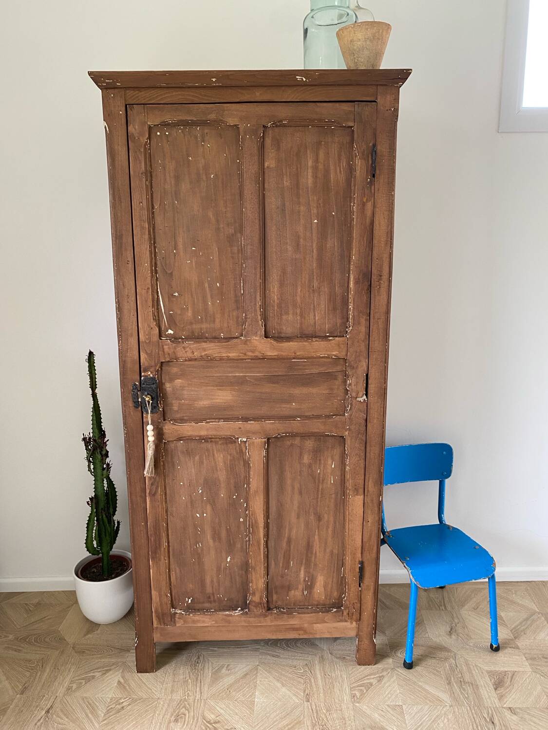 1-door wooden wardrobe