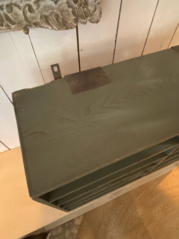 Étagère murale ancienne en bois – casier mural