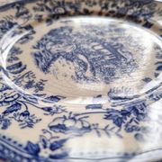 7 assiettes plates, terre de fer, Italie