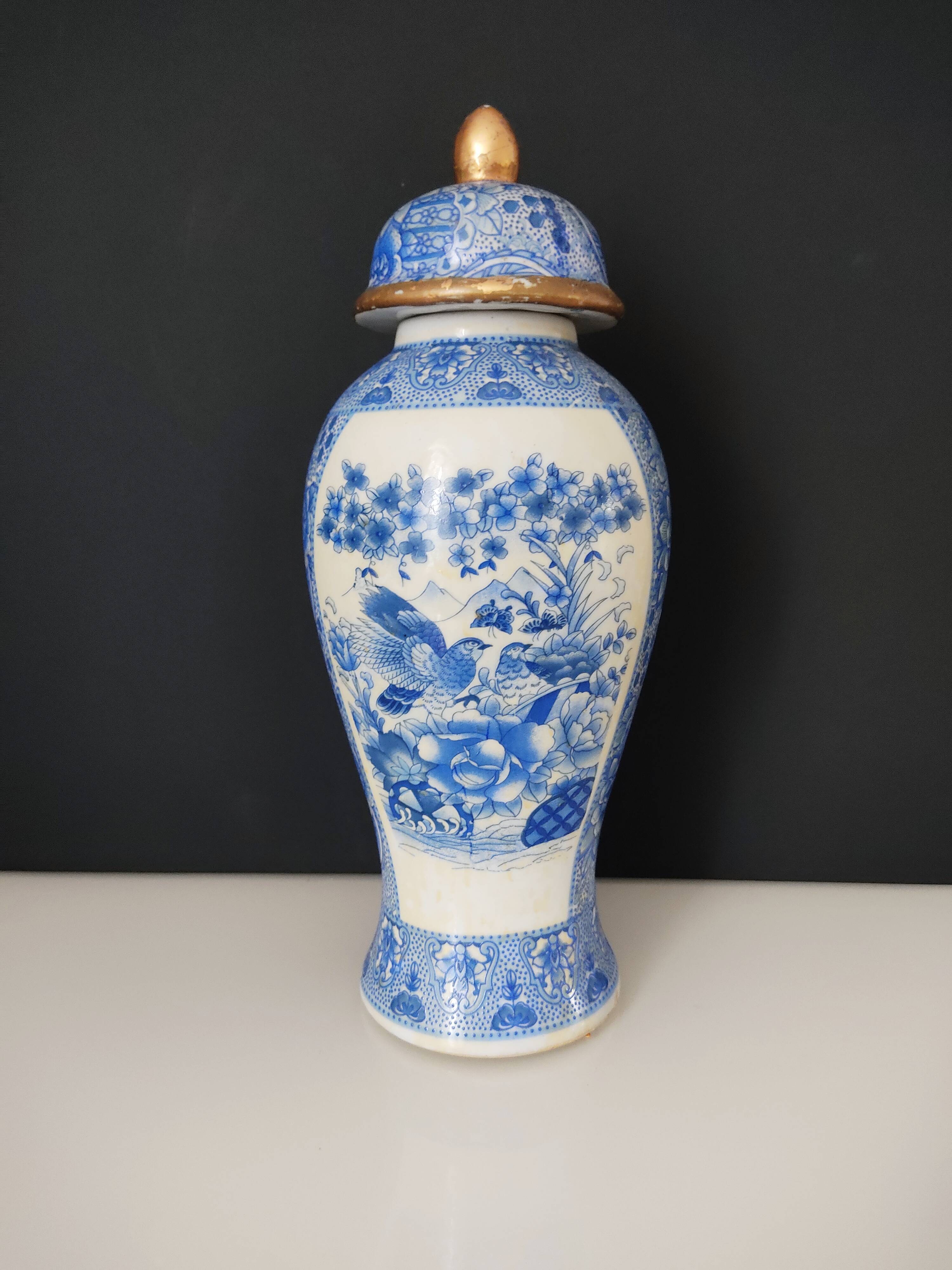 Covered vase with printed Asian décor