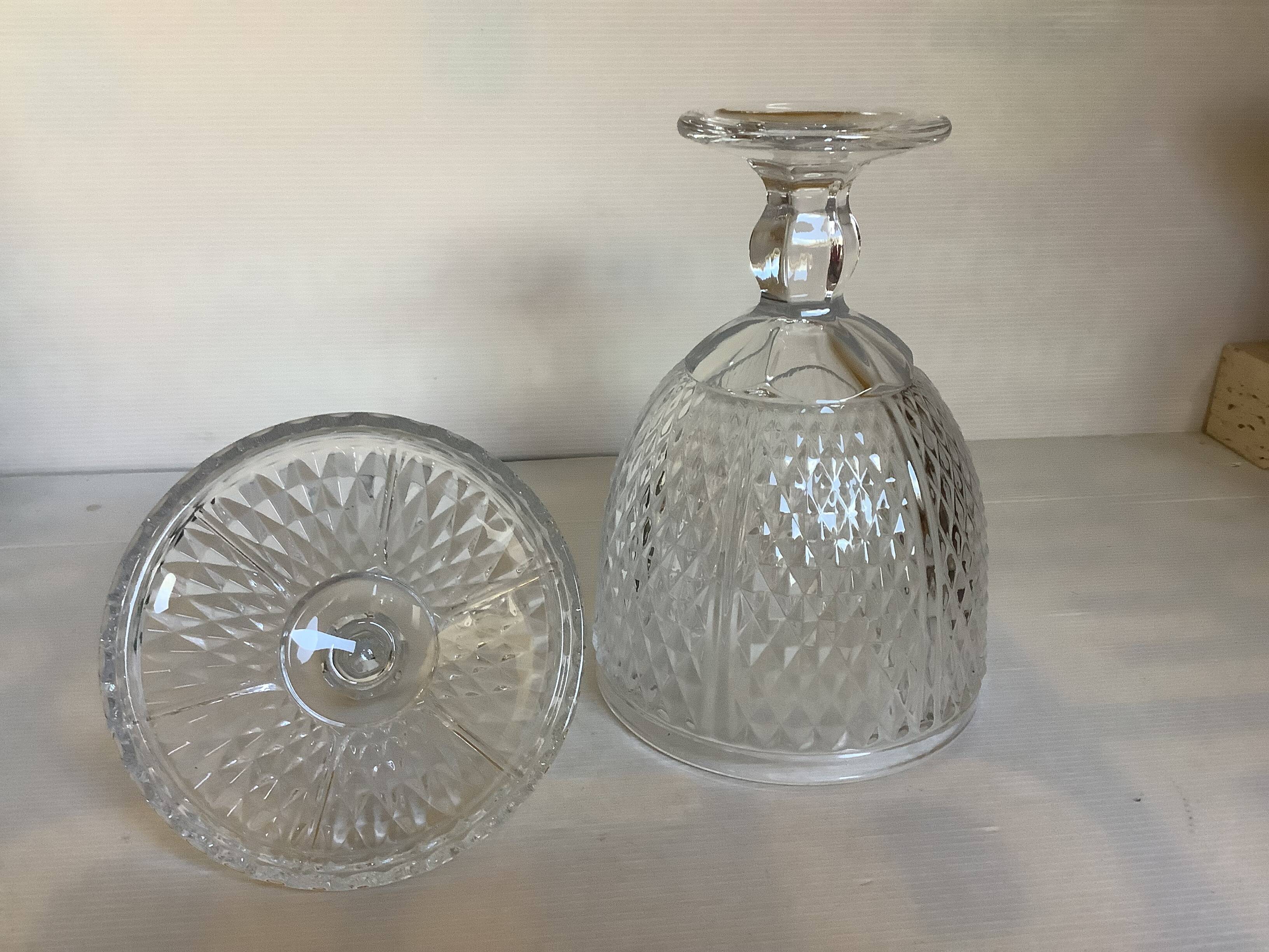 Large diamond-pointed sweet jar