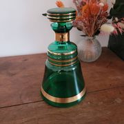 Carafe en verre vert et doré