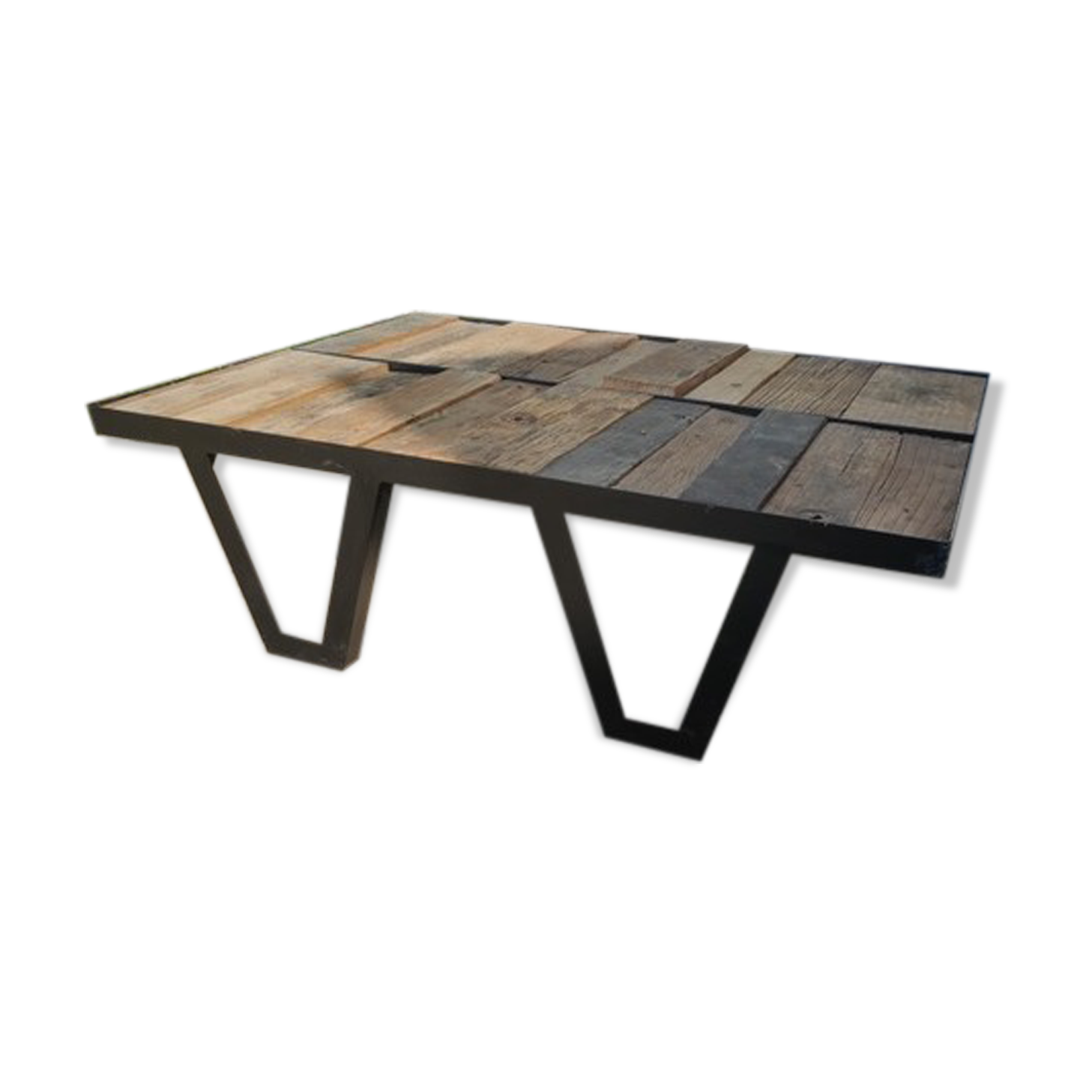 Table basse bois et métal de style industriel