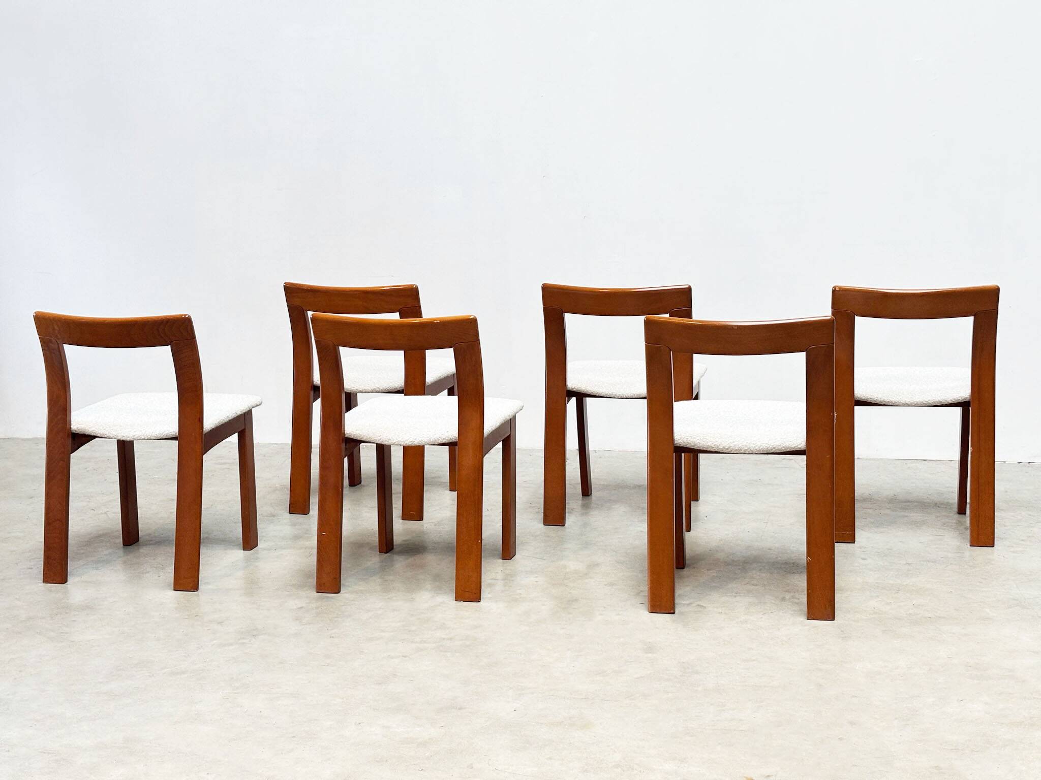 Set of six sculptural Italian dining chairs by Mobil Girgi