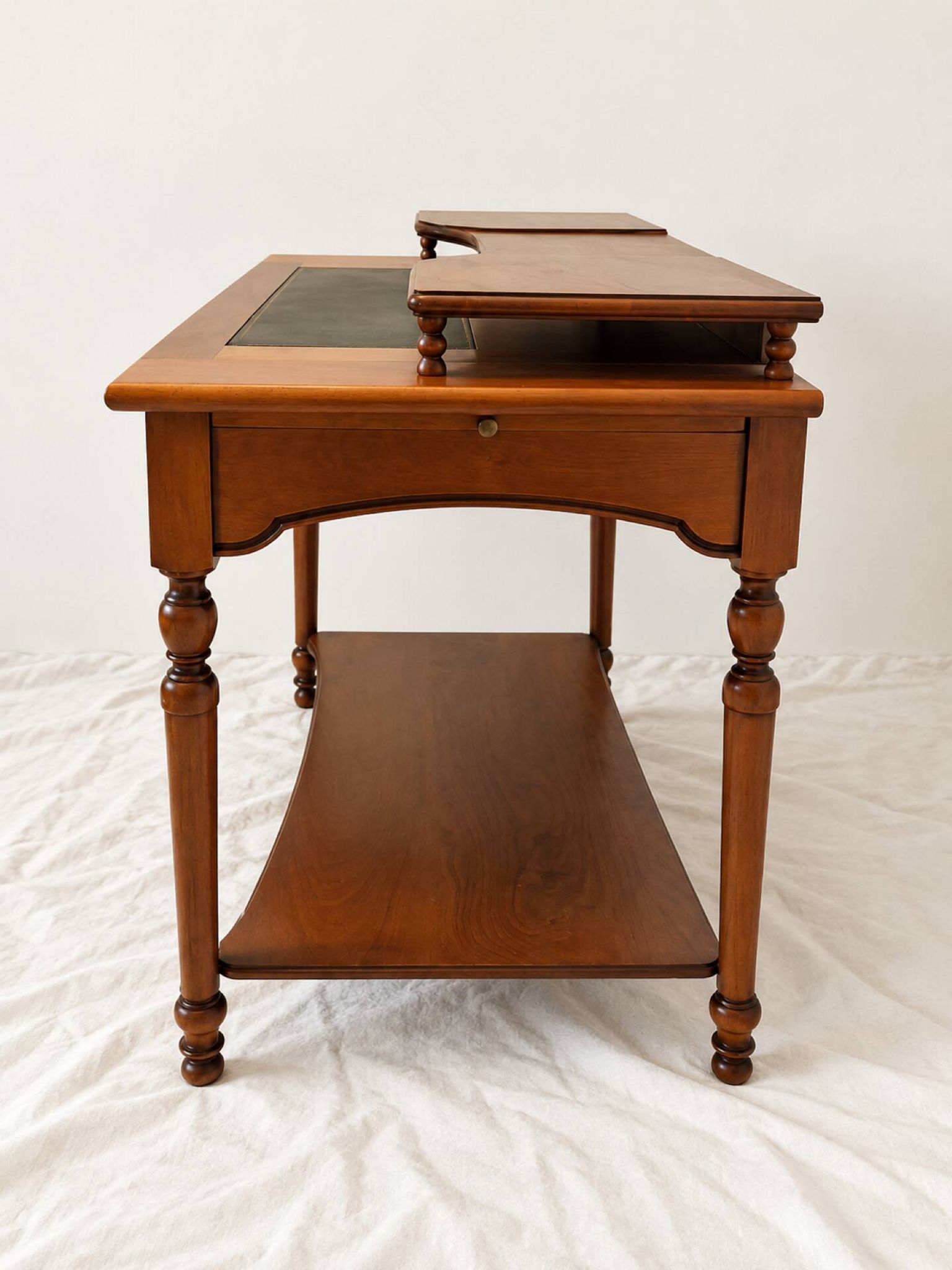 Bureau Directoire en merisier et cuir noir avec étagère