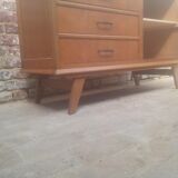 Commode scandinave aux pieds compas