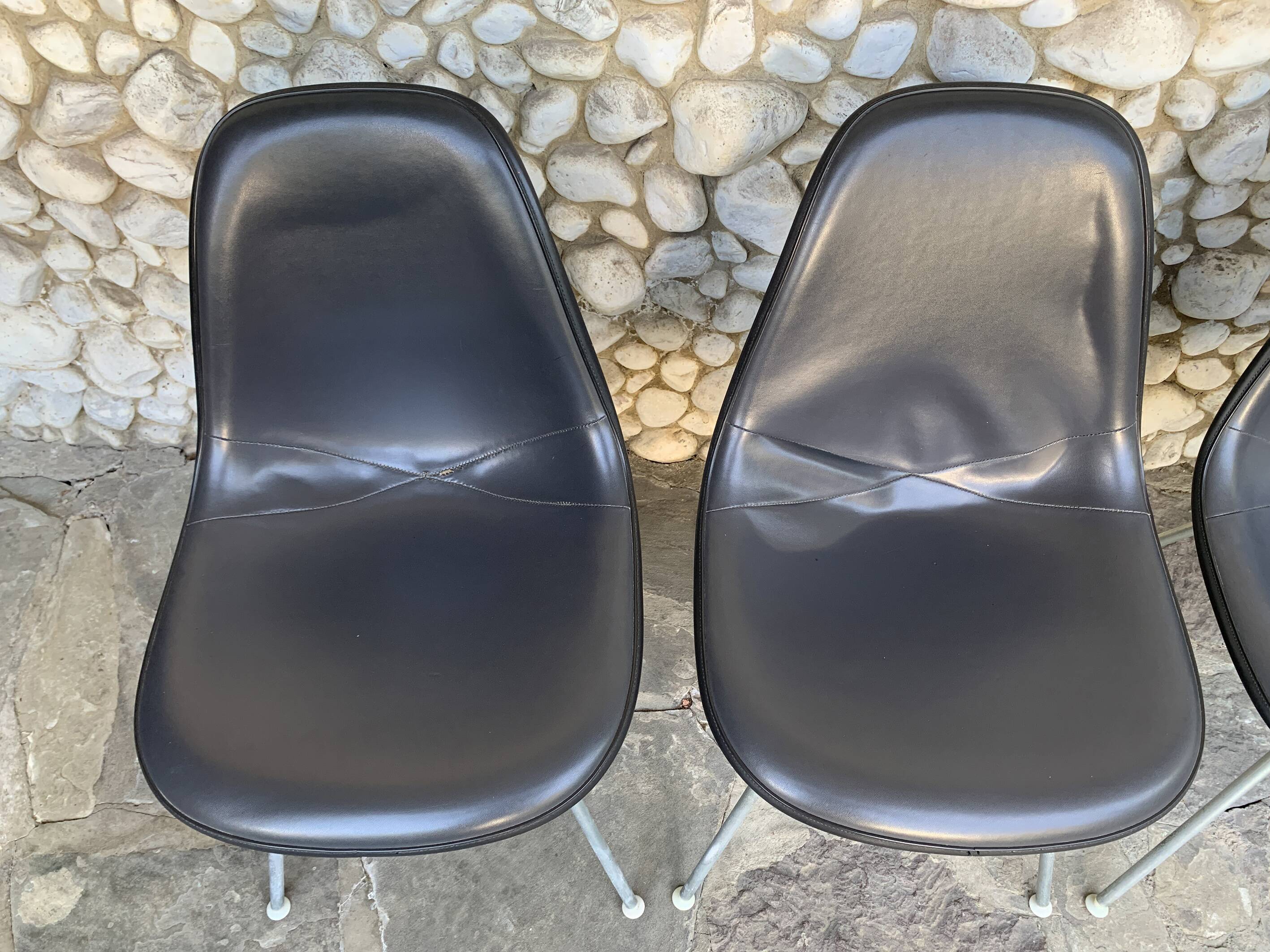 4 chaises DSX en fibre de verre, Charles & Ray Eames pour Herman Miller, années 1980