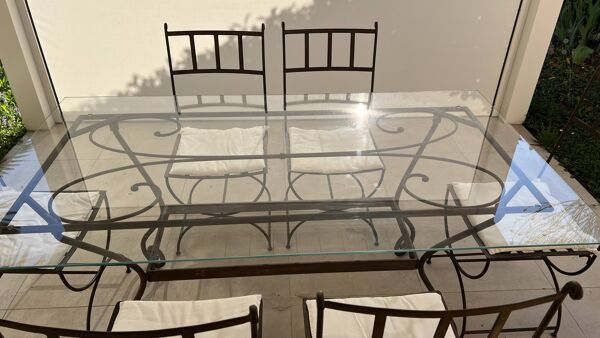 Table de terrasse plateau en verre + 6 chaises en fer forgé