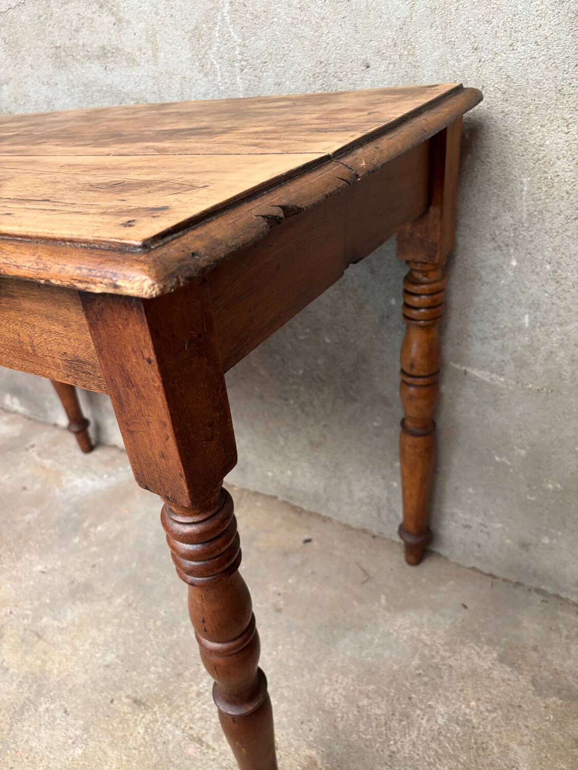 Small desk or small old table