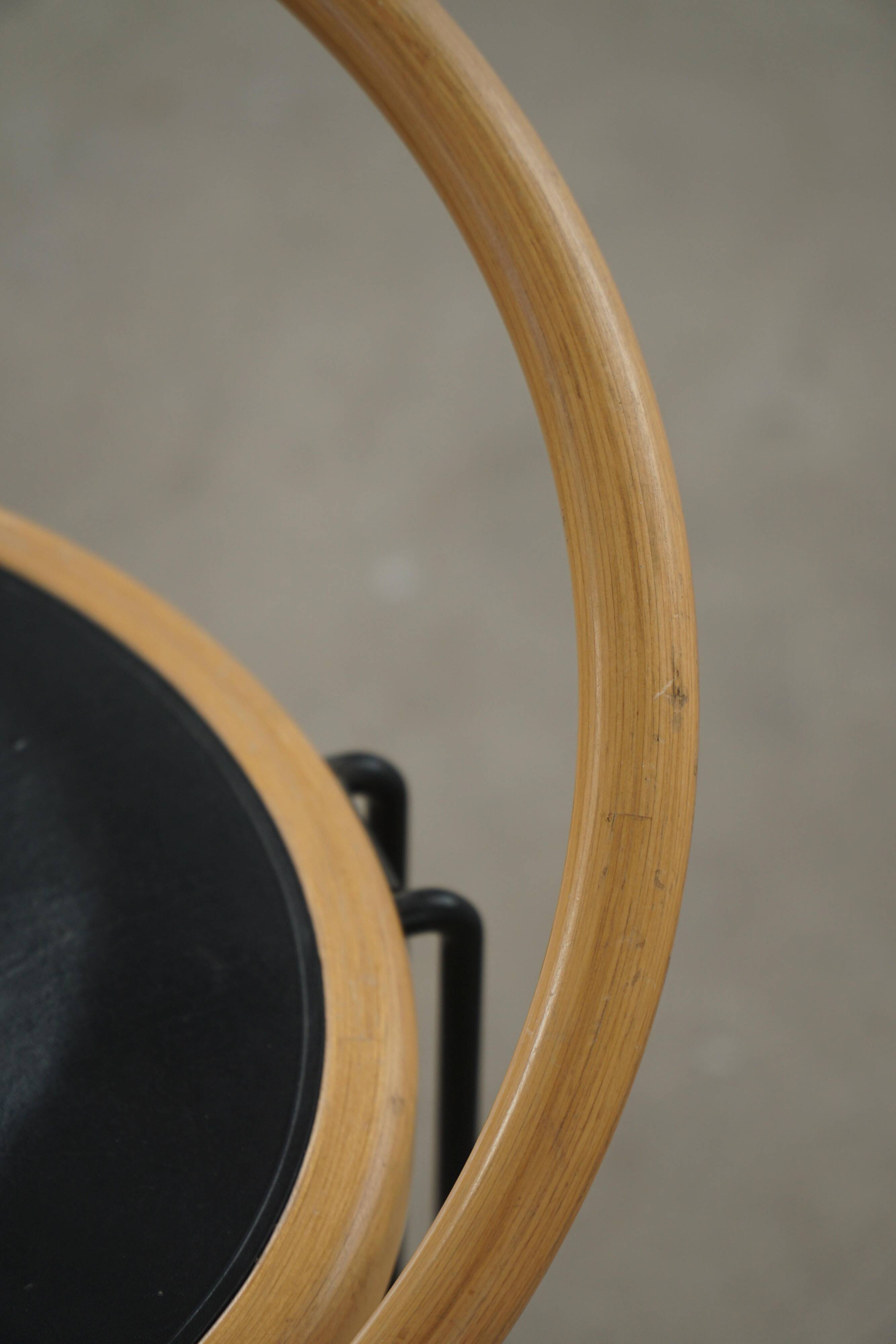 Set of 4 sculptural dining chairs "Oblado" by Børge Lindau, modern Scandinavian, 1980.