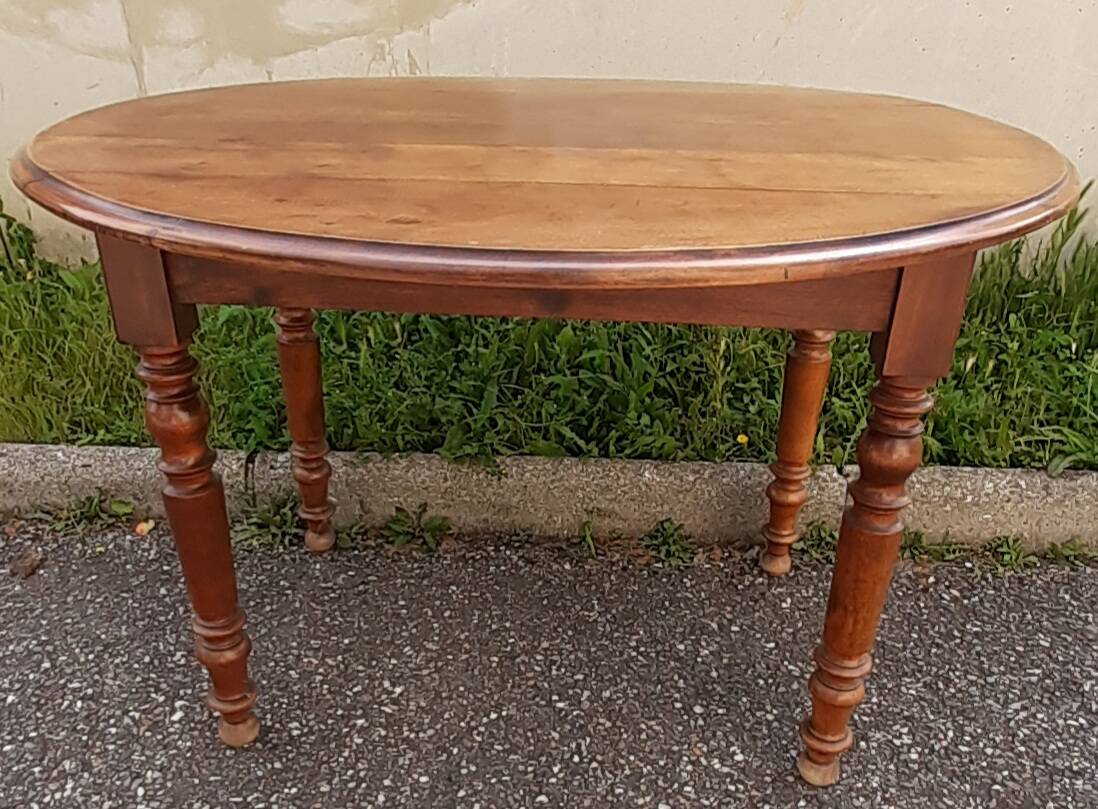 Antique oval table