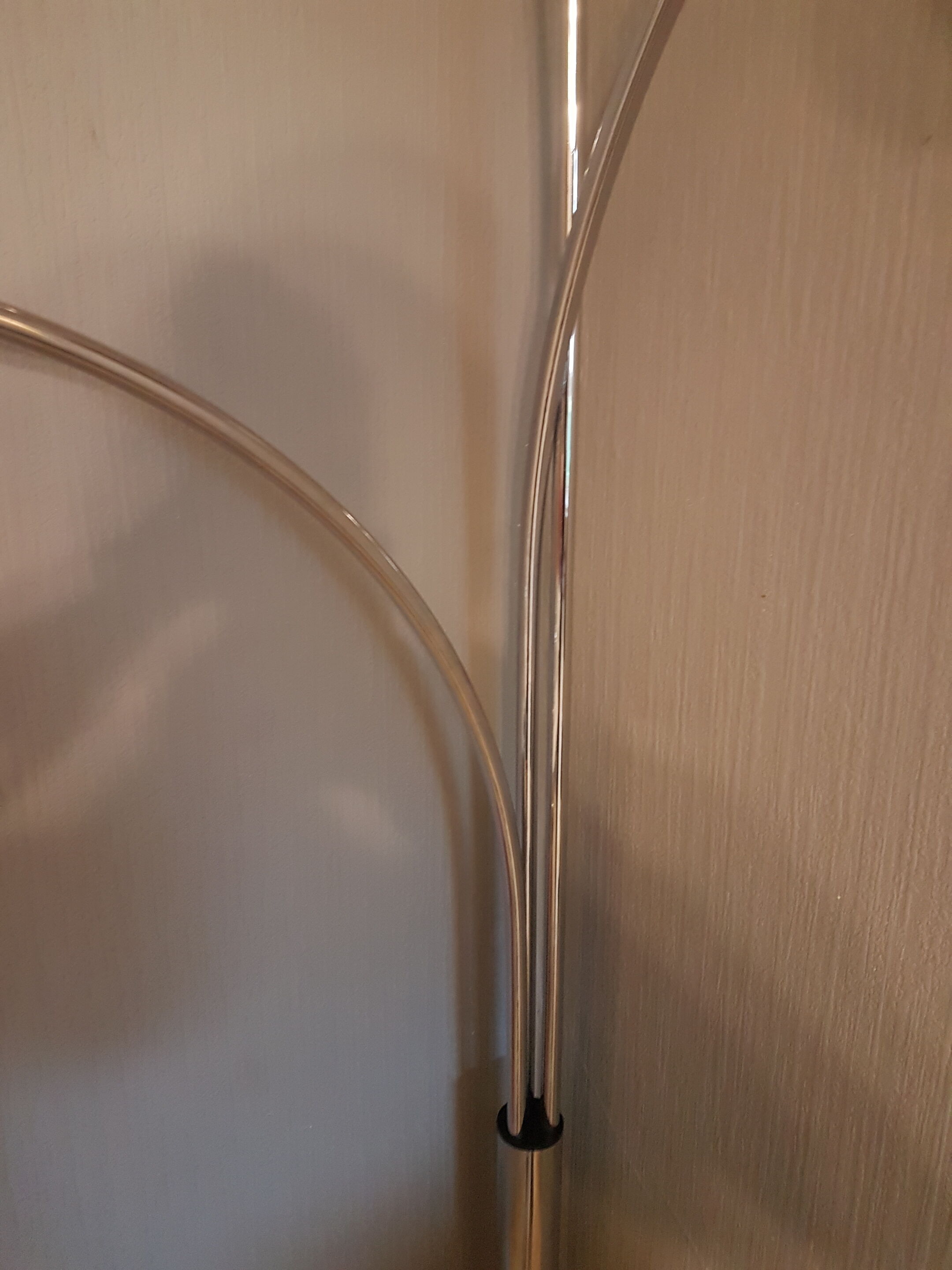 True thrush Gioffredo Reggiani lamppost