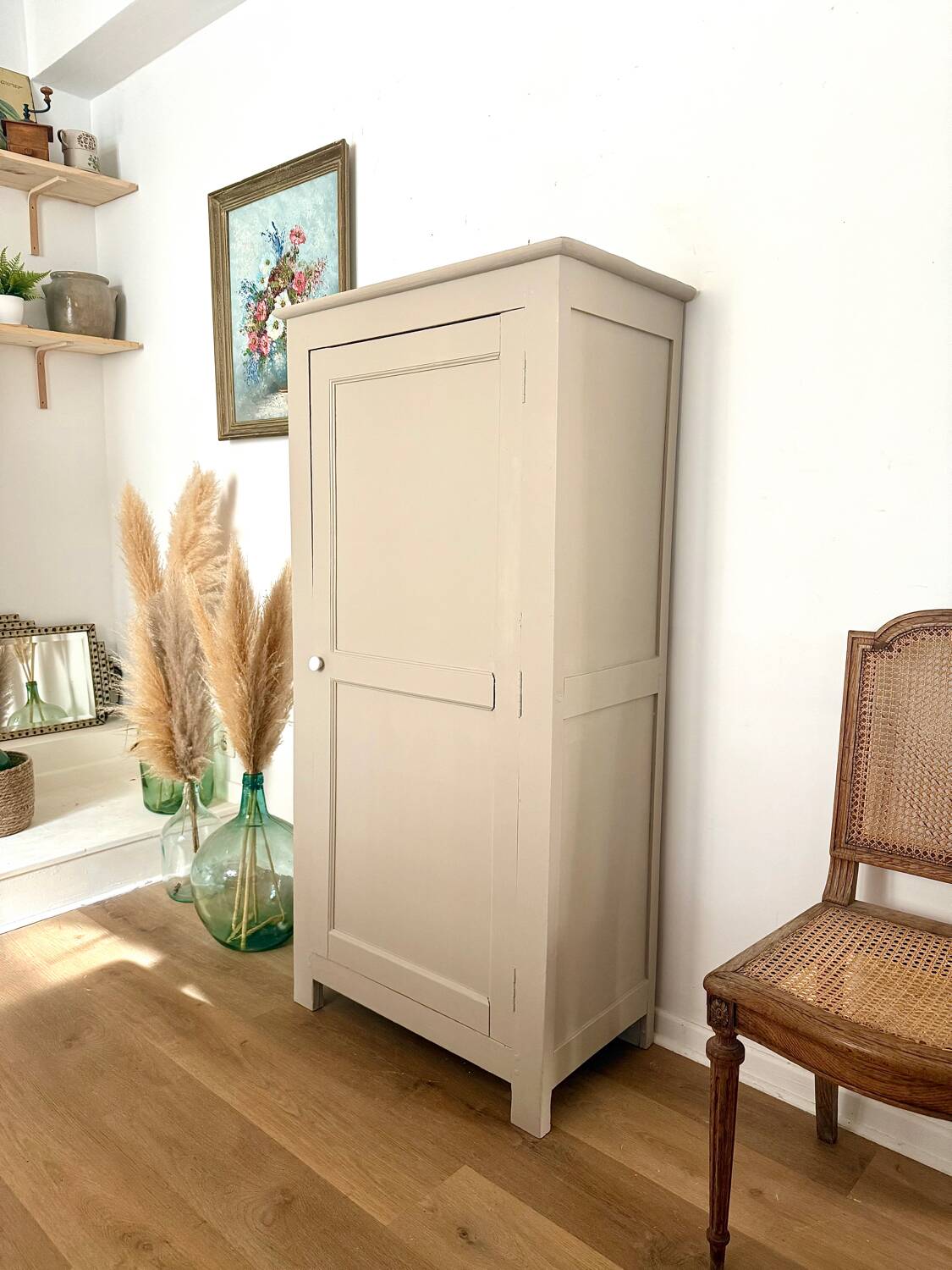 Small Parisian Wardrobe