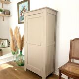 Small Parisian Wardrobe