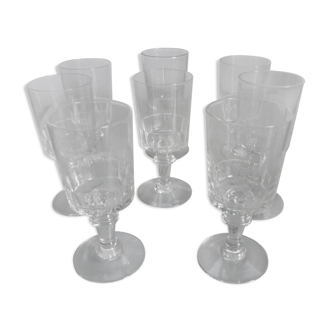 Set of 8 glasses on foot and facets