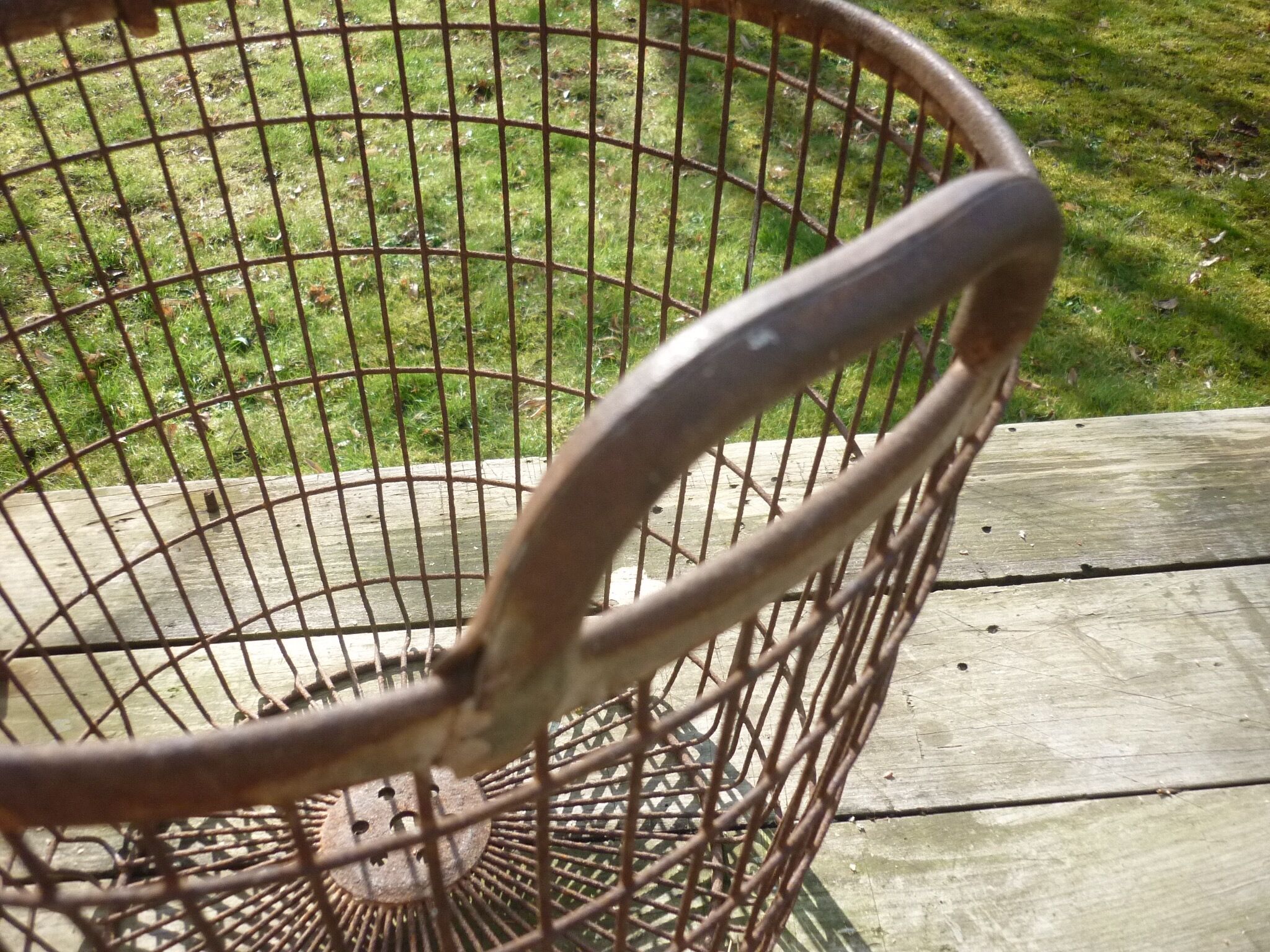 Metal harvest basket