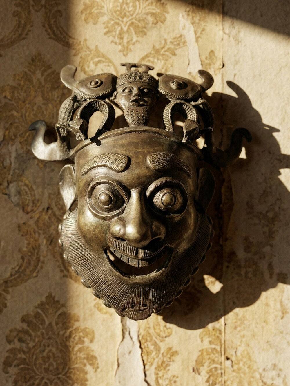 Masque africain en bronze vintage Bamoun, Cameroun