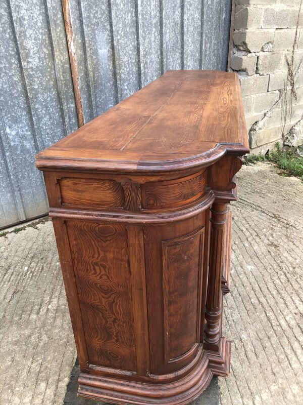 Buffet enfilade ancien aux bords arrondis en pitchpin de la fin du 19 ème.