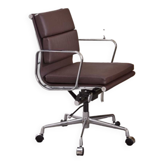 Iconic VITRA Eames office armchair