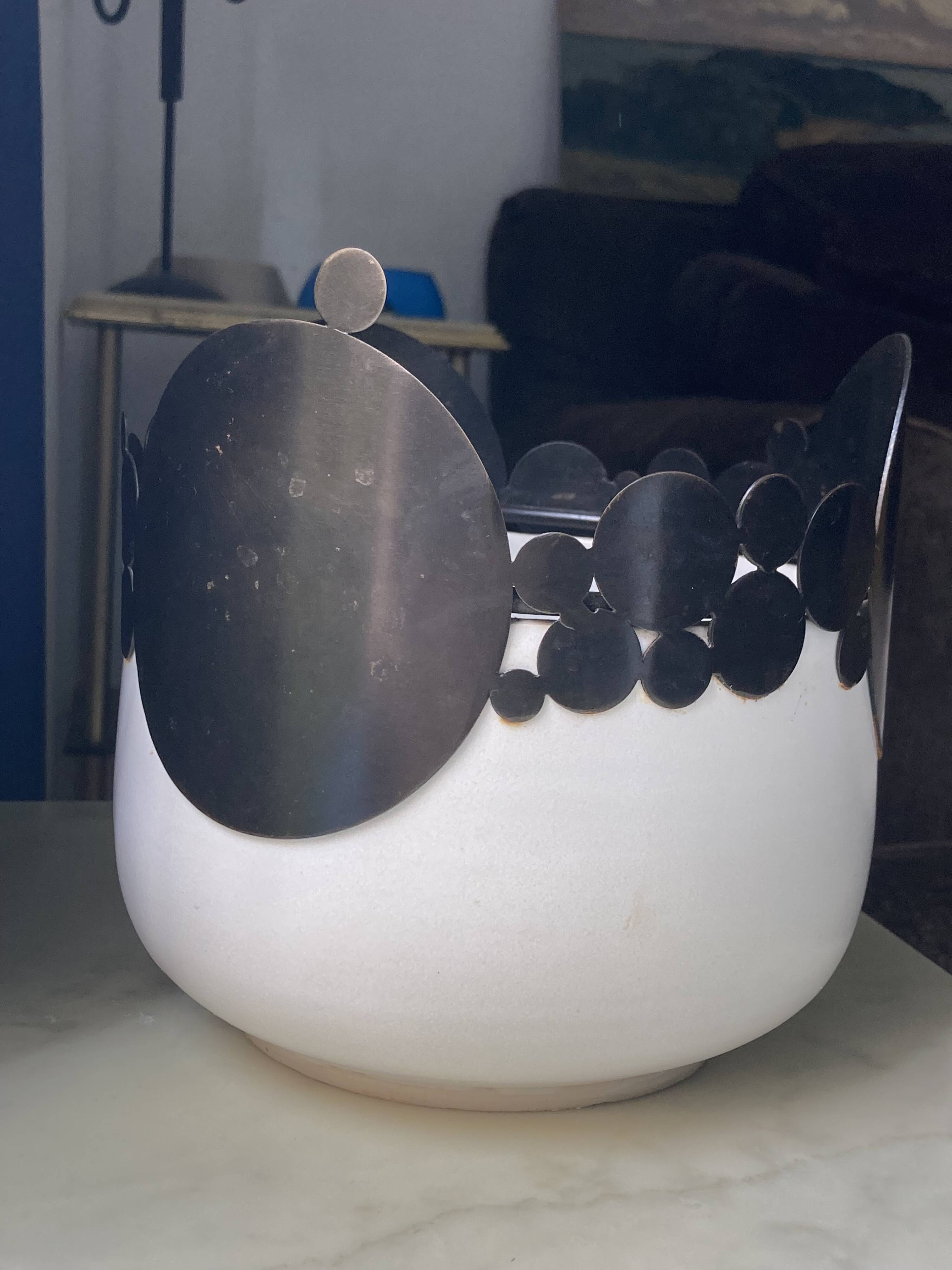 Glazed stoneware planter by Caroline Wagenaar