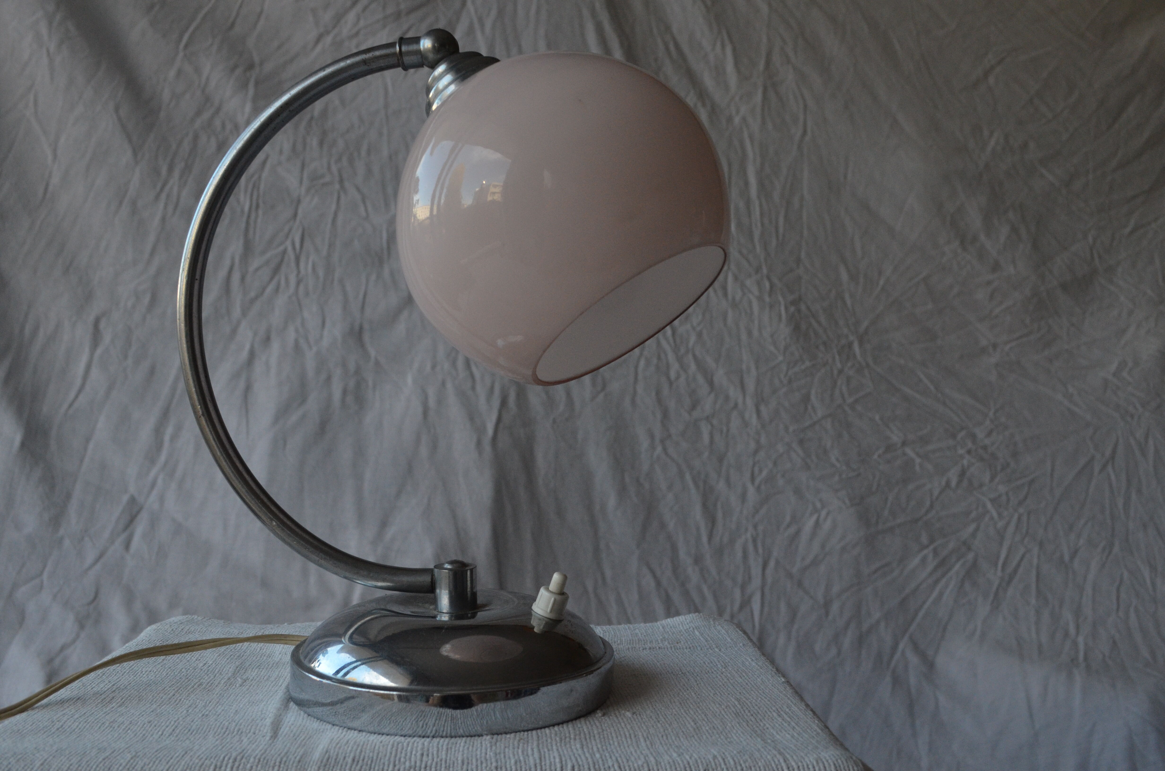 Lampe de table art déco chromée opaline rose 1930