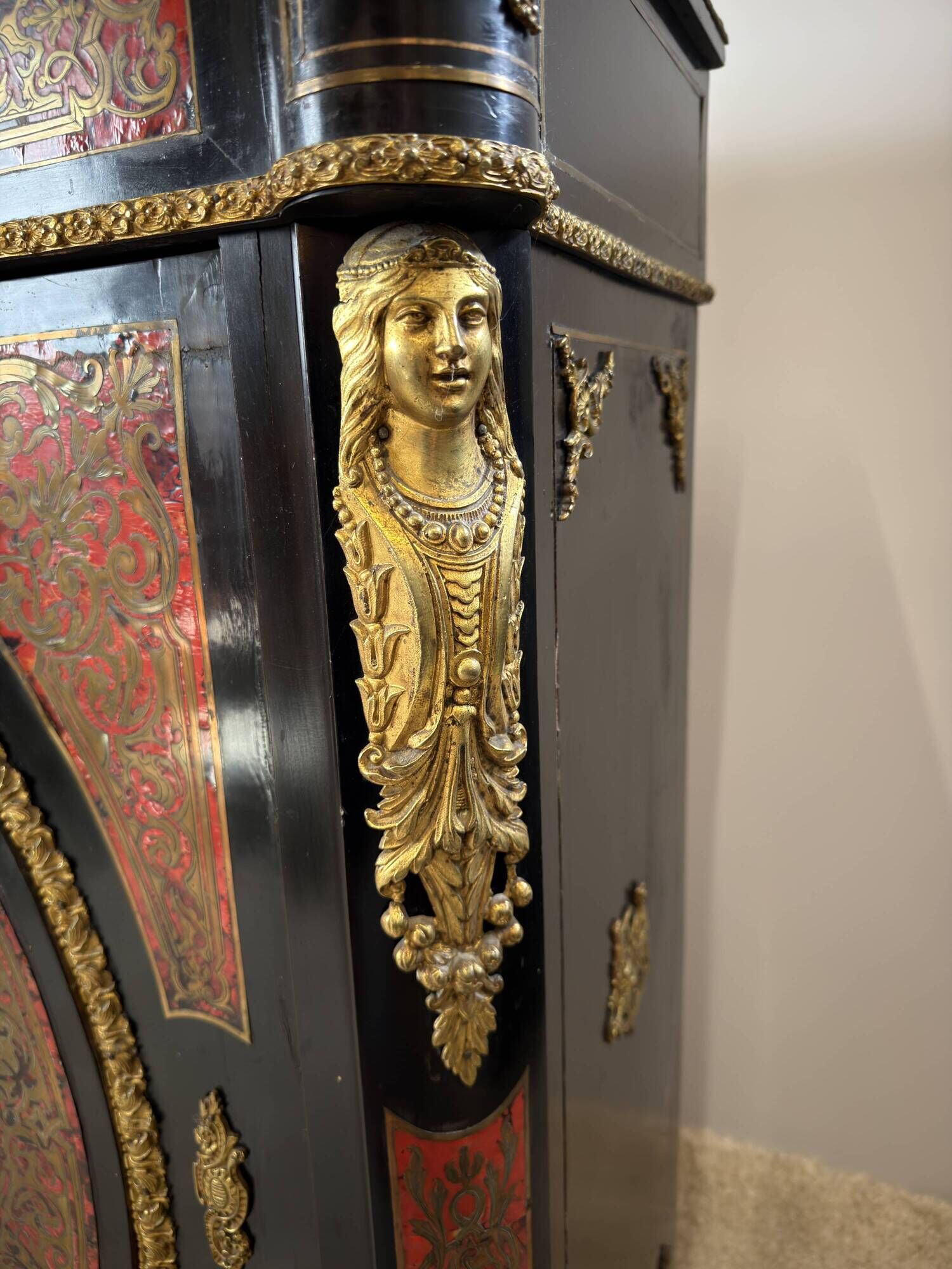 Meuble d’appui Napoléon III en marqueterie Boulle, bronze et marbre