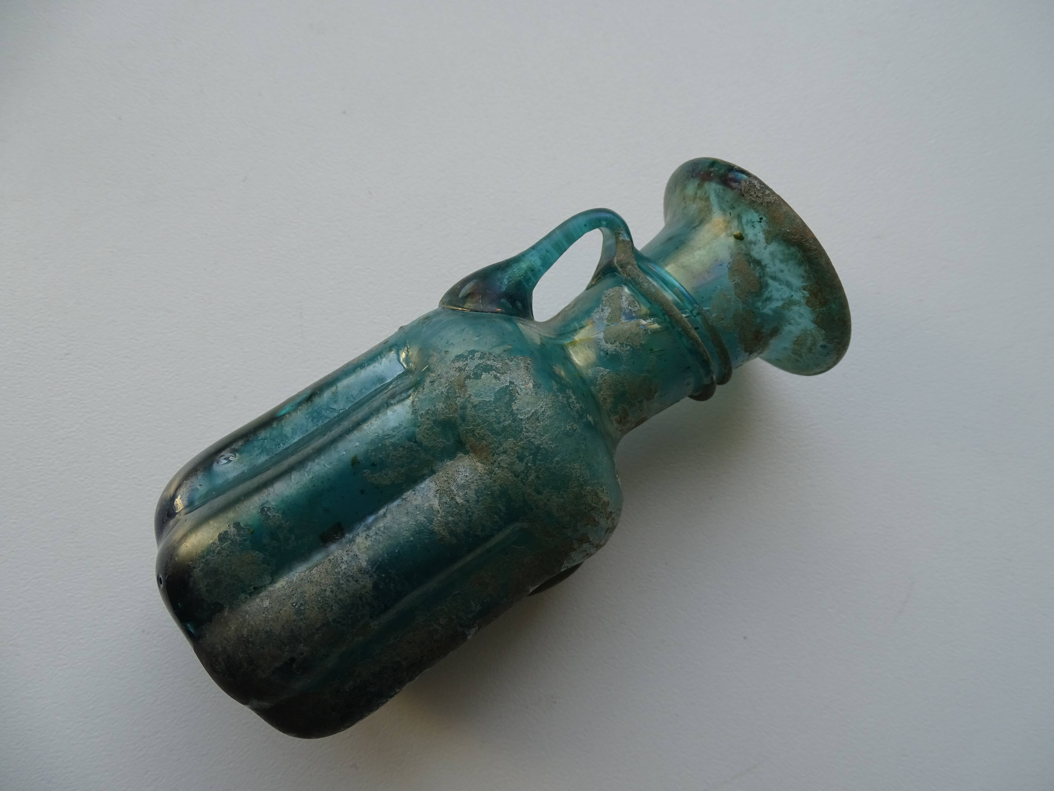 Miniature vase Scavo Seguso Vetri d'Arte iridescent glass Murano 1950