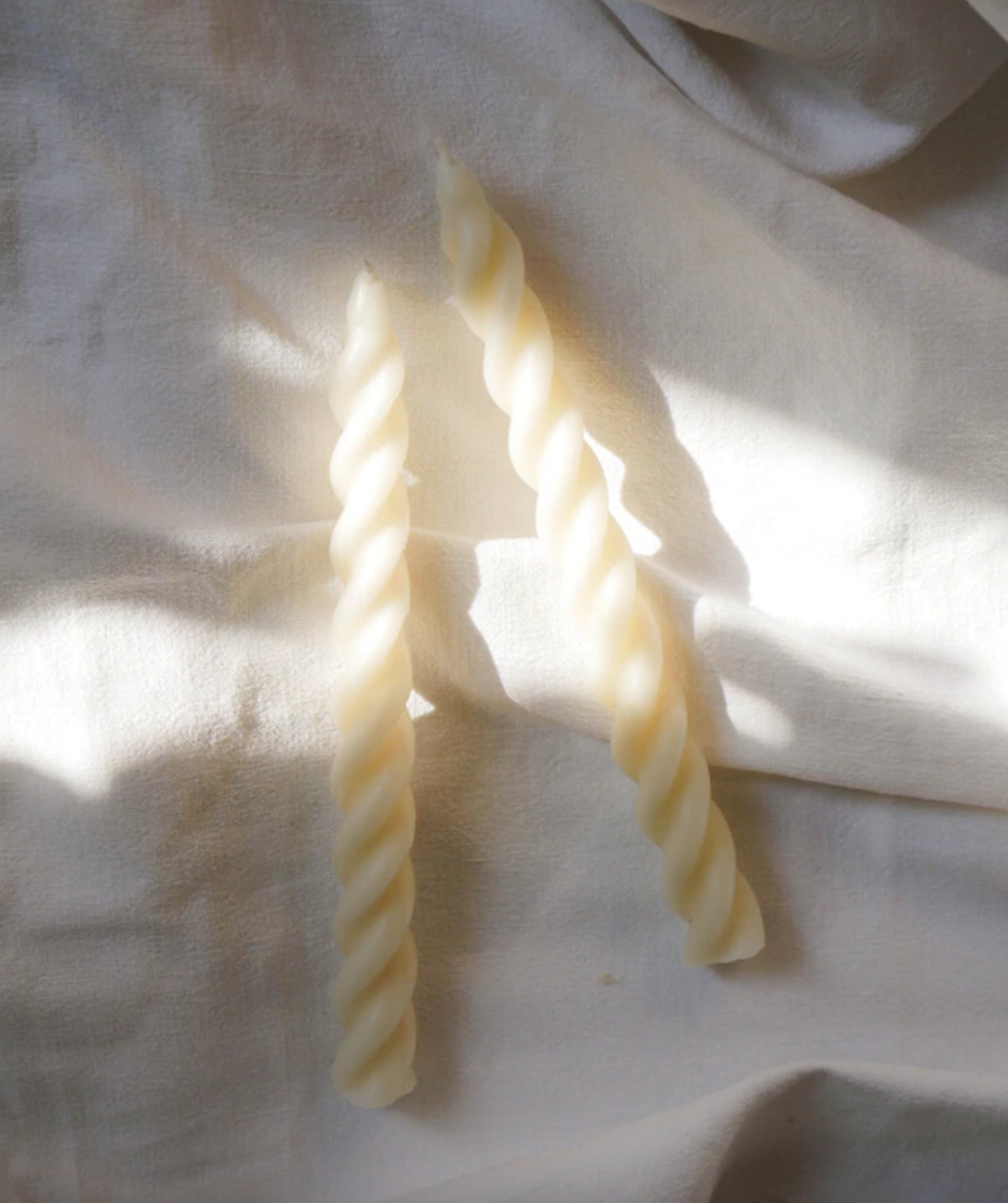 Duo of candle candles candles in white beeswax
