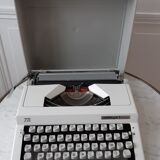 Contessa 2 De Luxe 1970 Typewriter