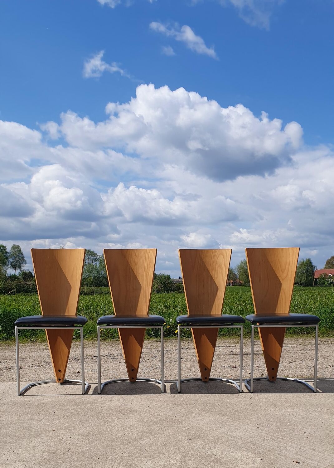 Set 4 Vintage postmodern Dutch design Memhis style Harvink Zino chair