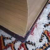 Low Table Theodore Alexander in the shape of a Giant Book