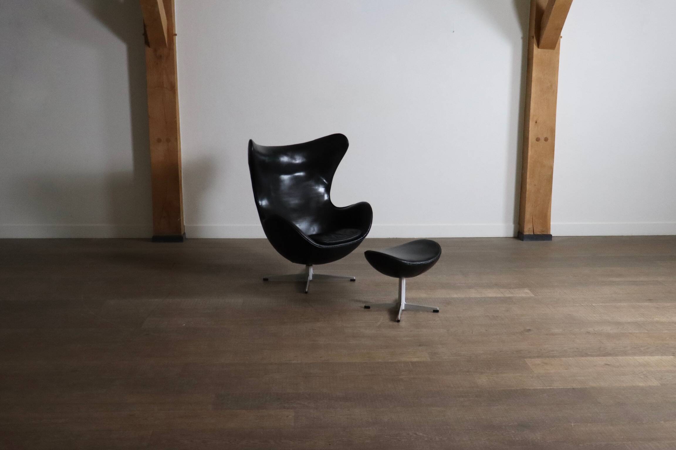 "Egg" armchair with ottoman, designed by Arne Jacobsen for Fritz Hansen, Denmark, 1963