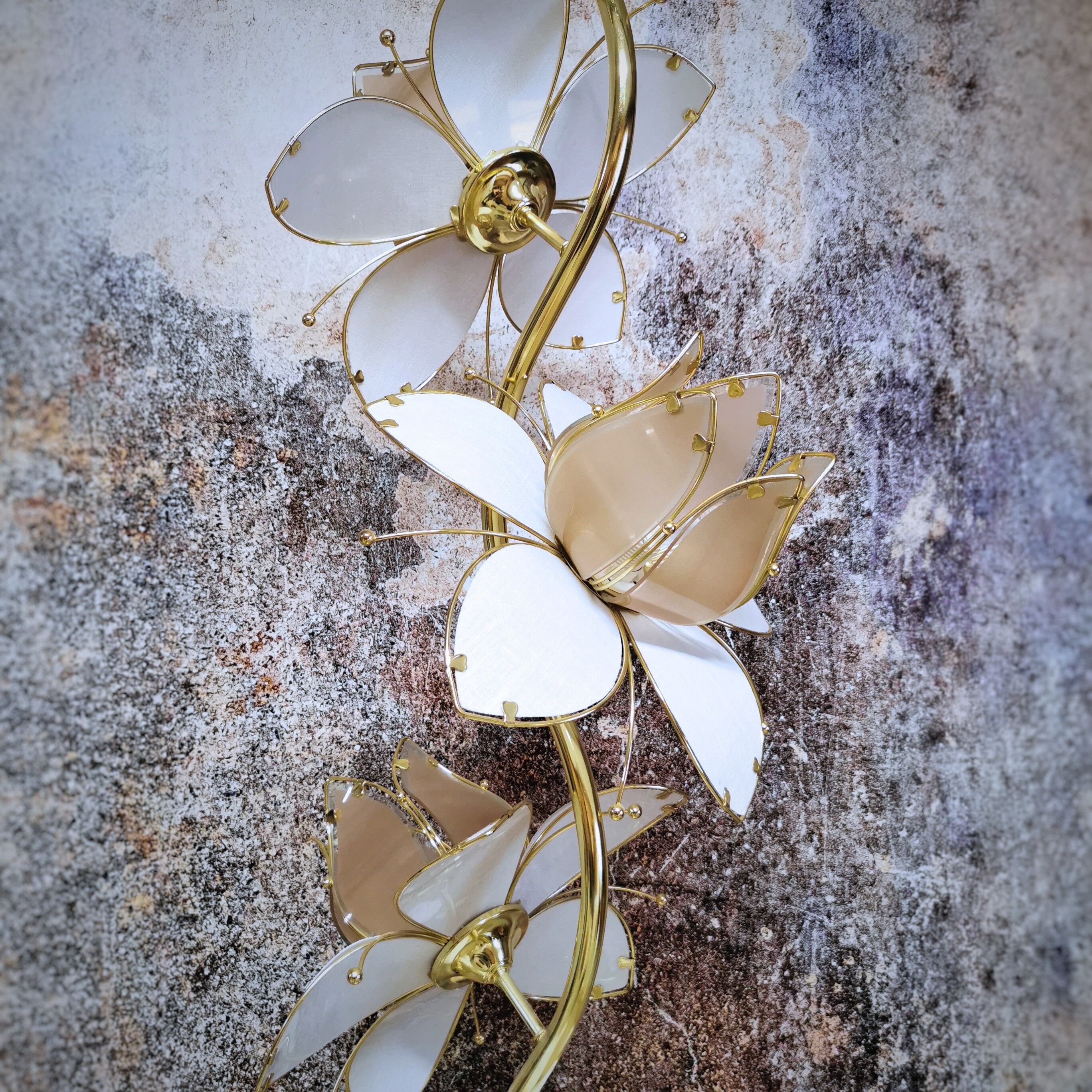 Italian design lotus lamp