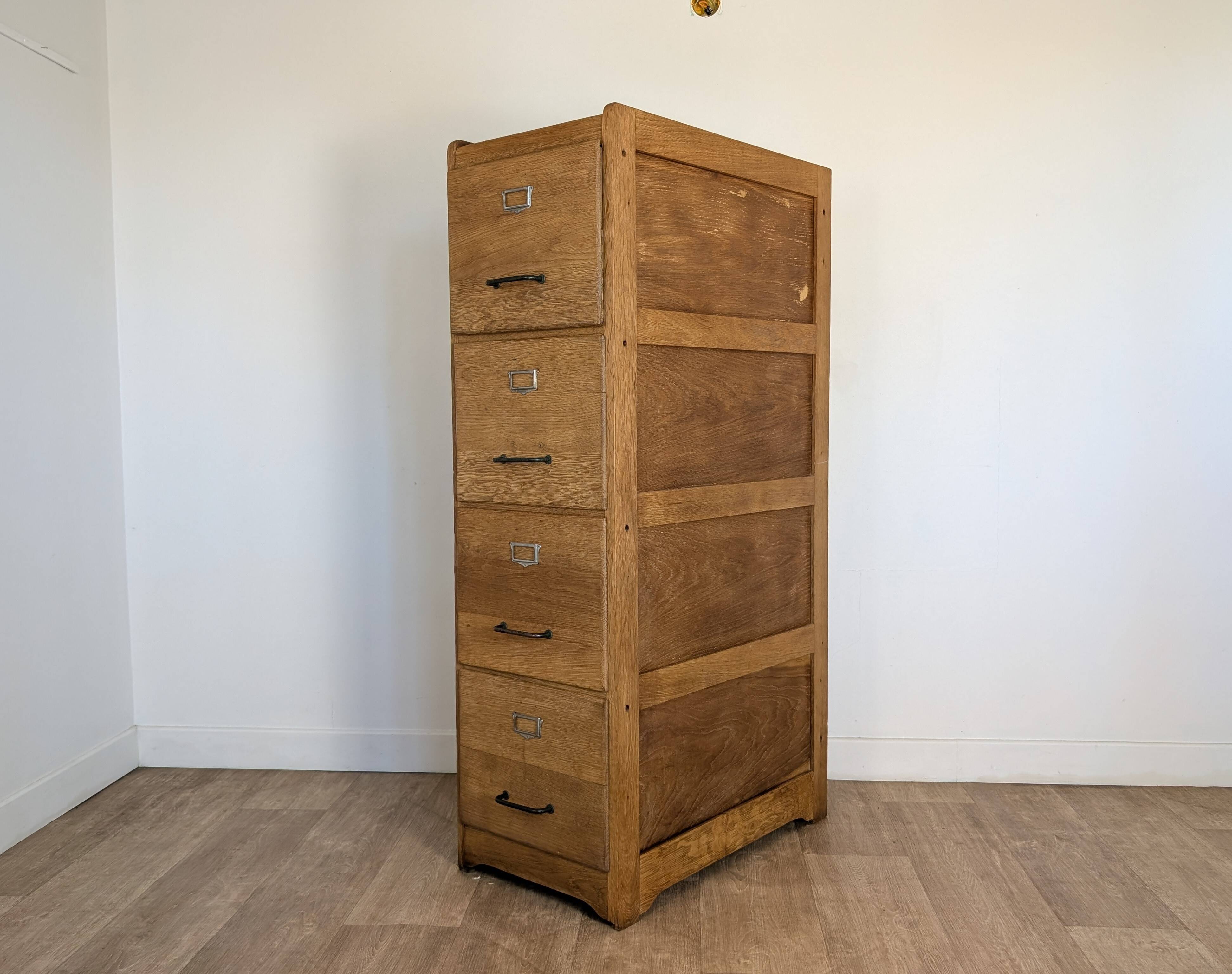 Meuble classeur à tiroirs