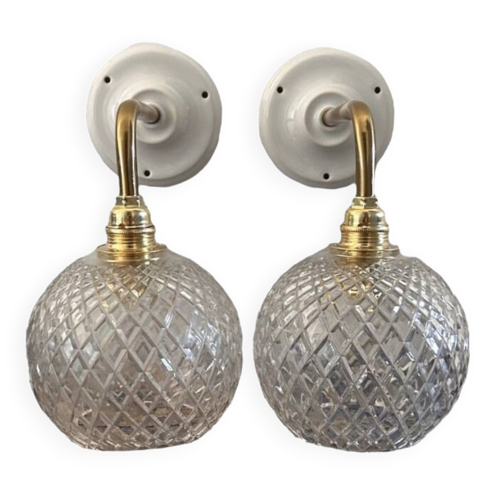 Paire d’appliques en verre ciselé