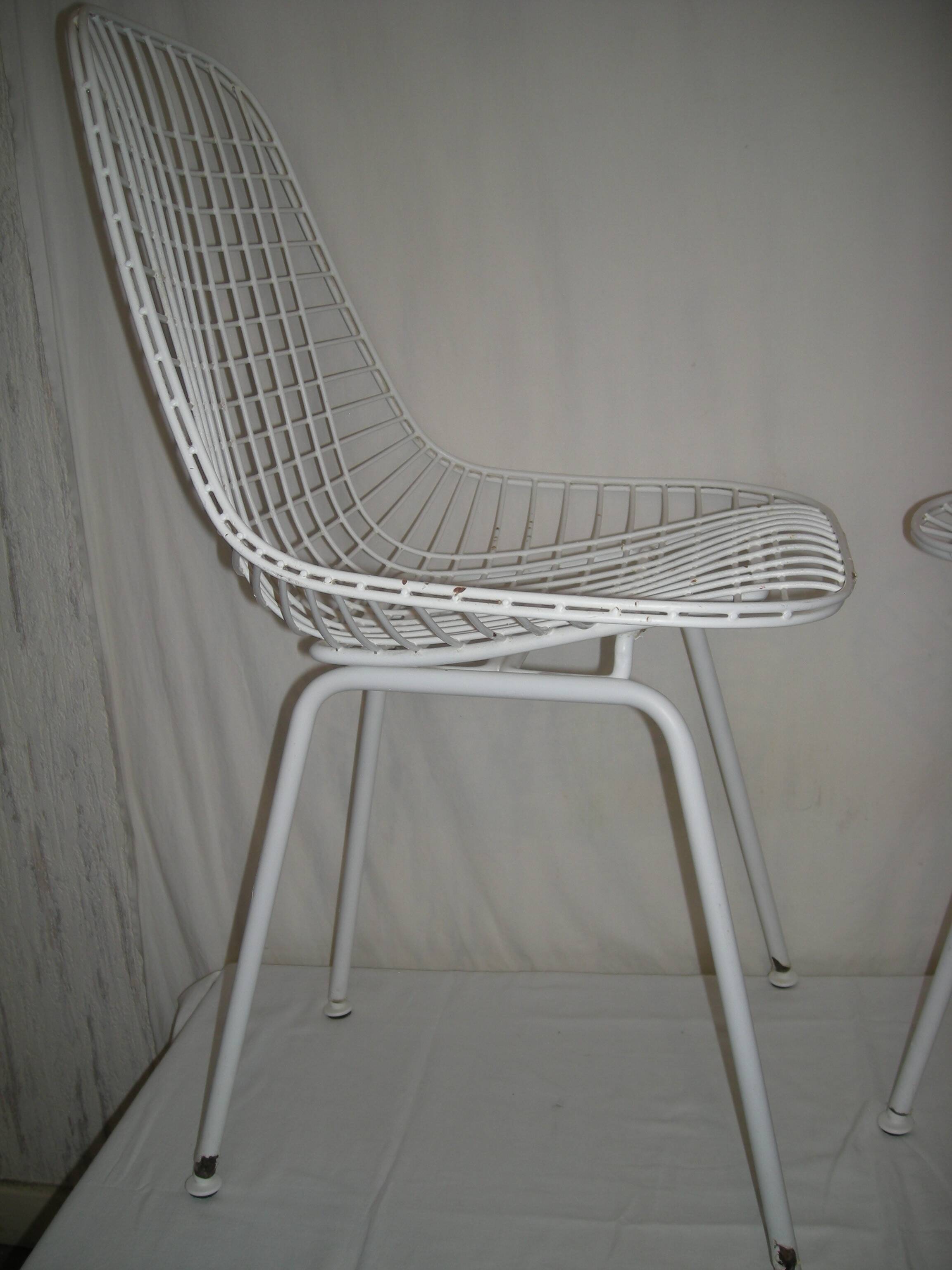Paire de chaises Eames Wire DKX des années 50 - 60