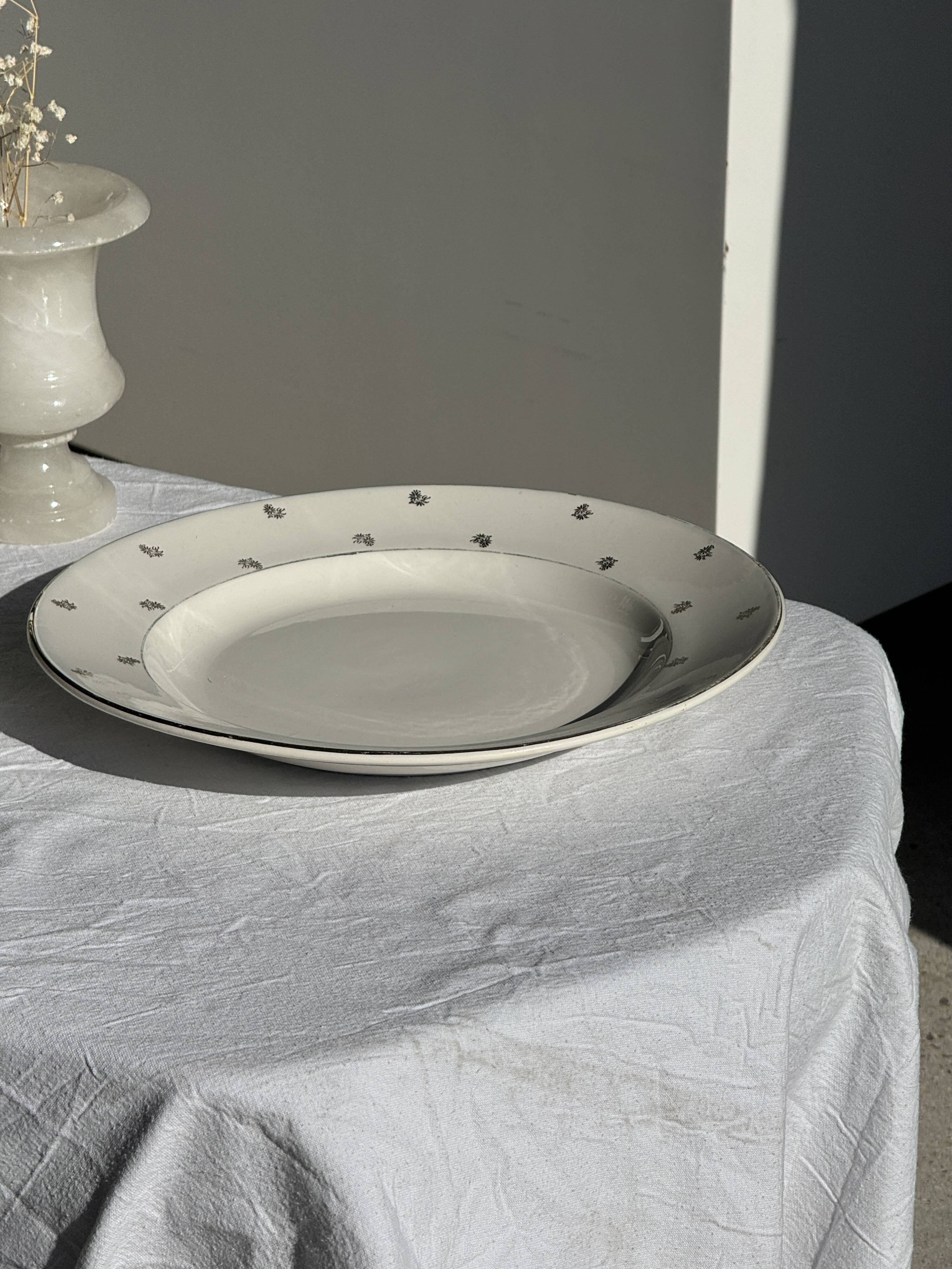 Circular plate model Nico gold Digoin Sarreguemines D30.5