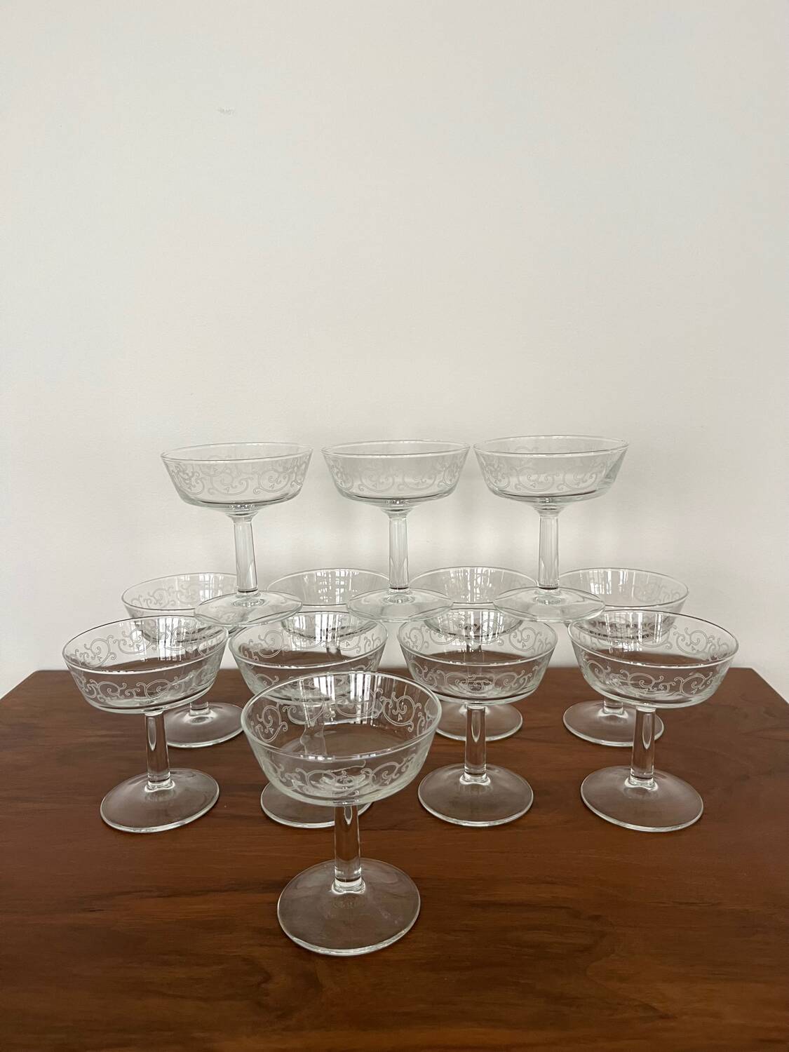 Set of 12 "Arabesque" champagne coupes glass