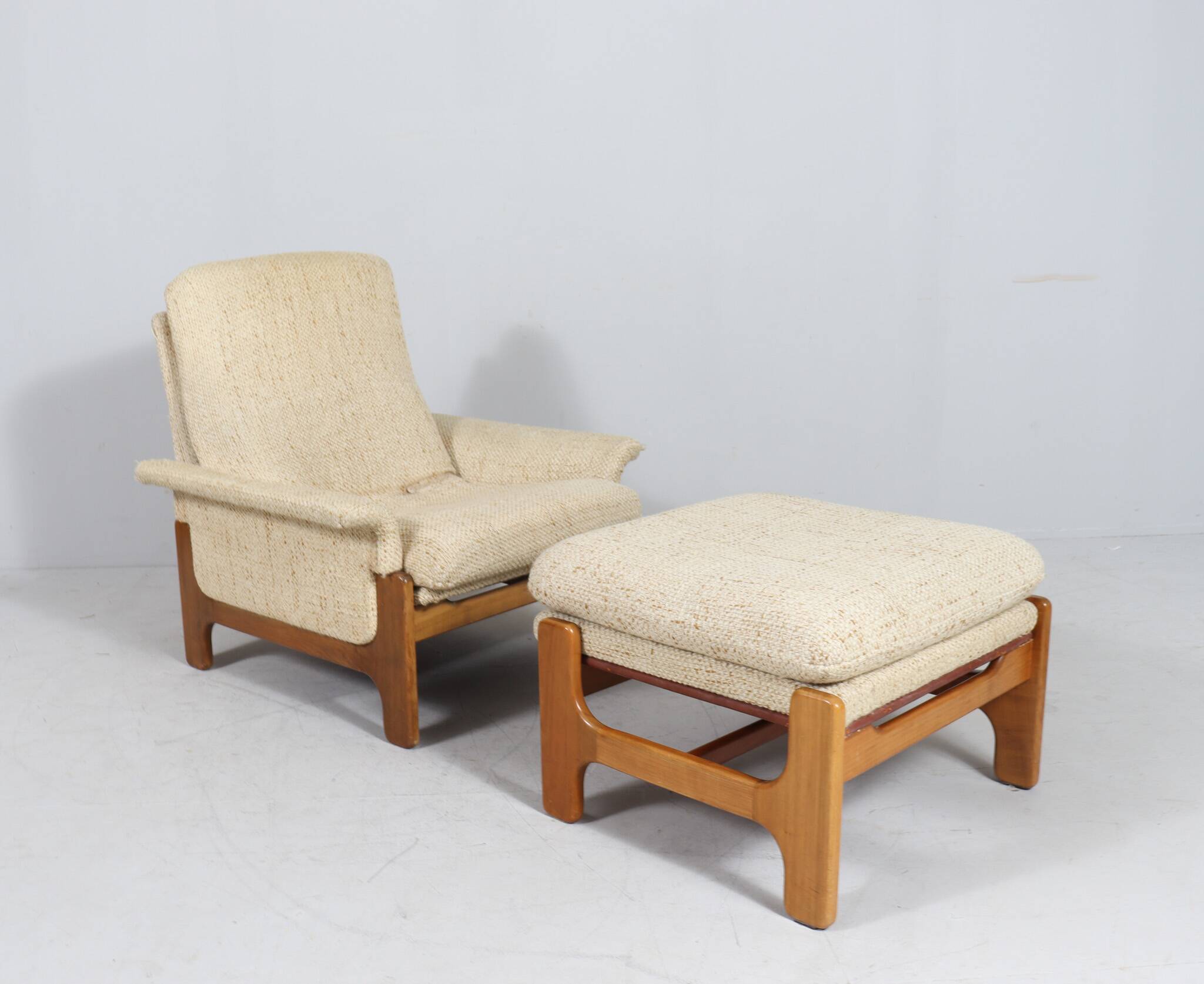 Fauteuil lounge scandinave du milieu du siècle avec ottoman, 1970