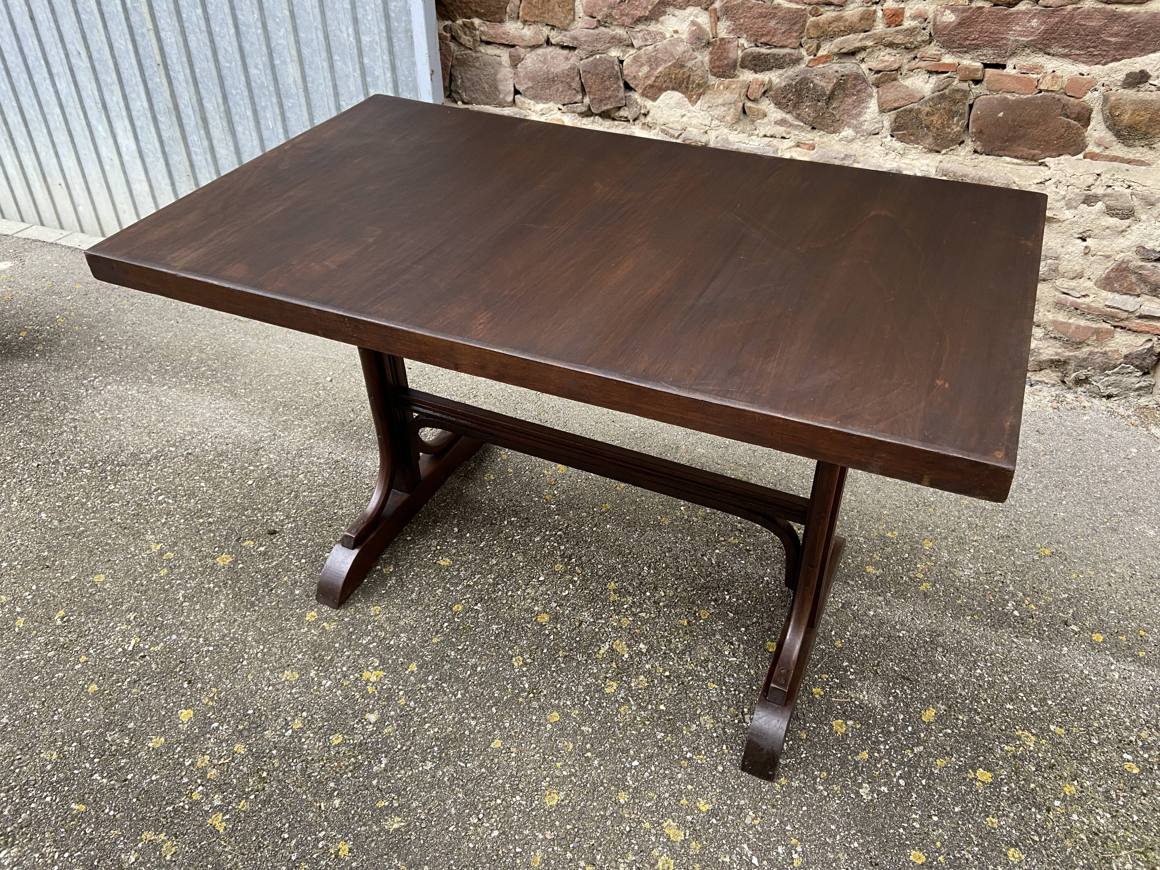 table de café bois courbé