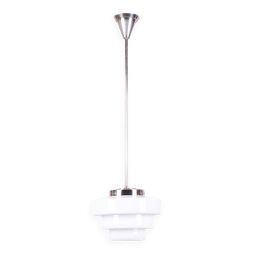 Chandelier Art Déco en acier chromé et verre opalin, tchèque, années 1920