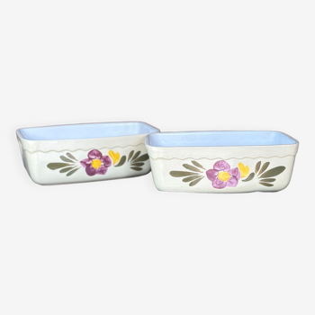 Lot 2 cake dishes