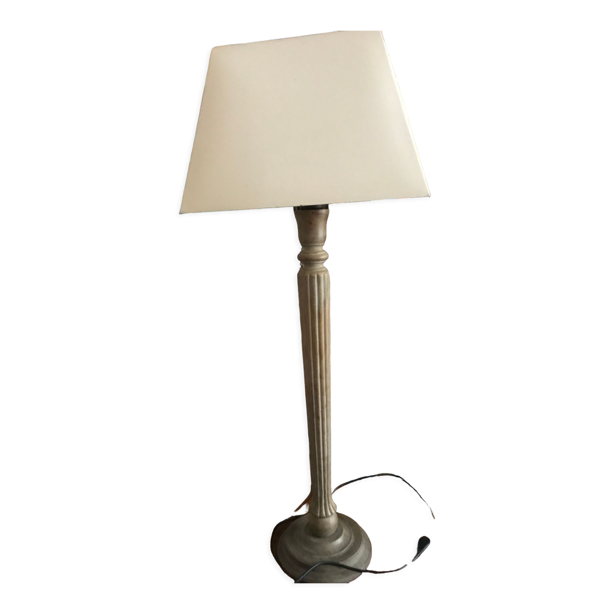 Desk lamp with rectangular lampshade