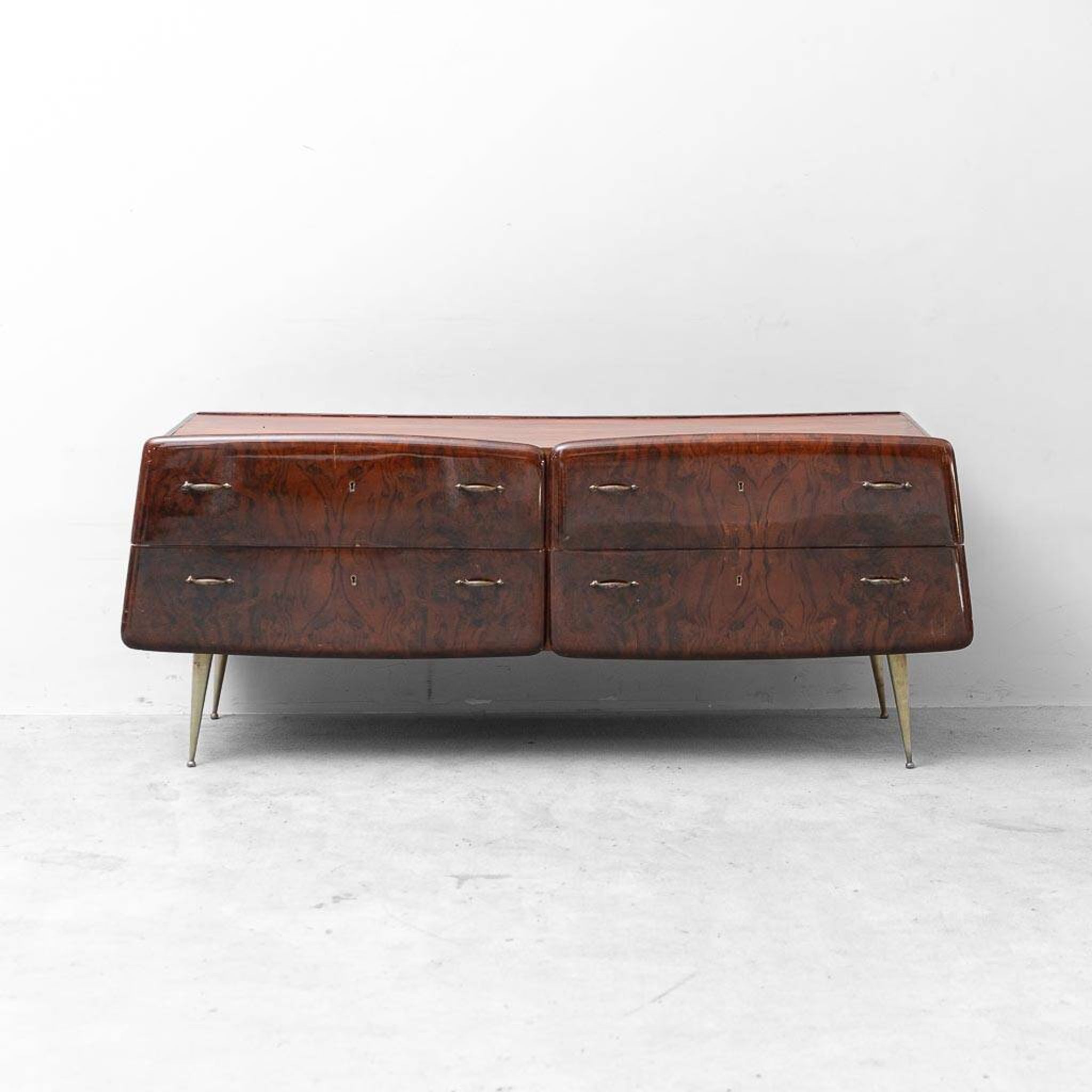 Buffet en bois vintage avec pieds en laiton, design des années 1960