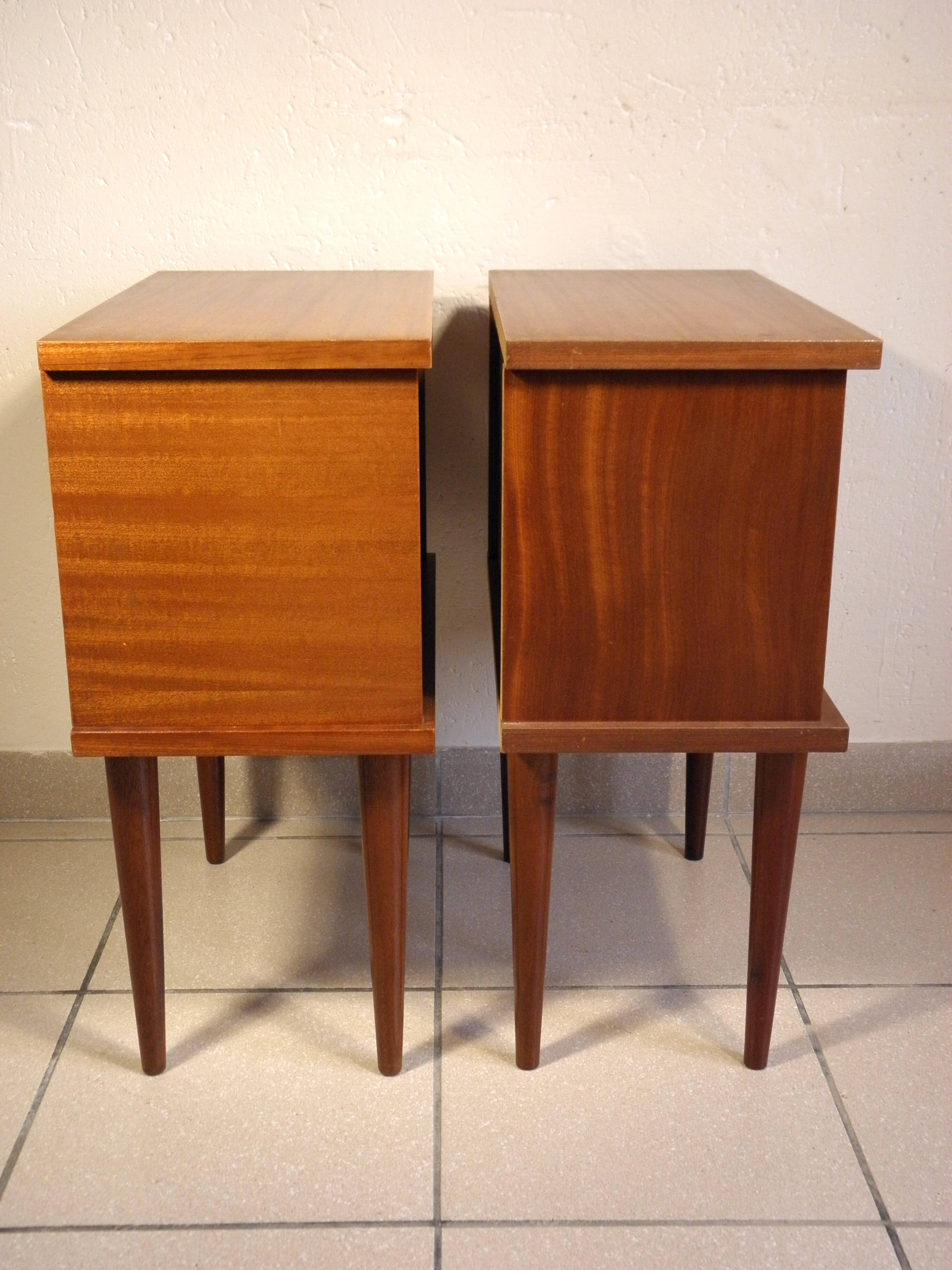 Deux tables de chevet années 60-70